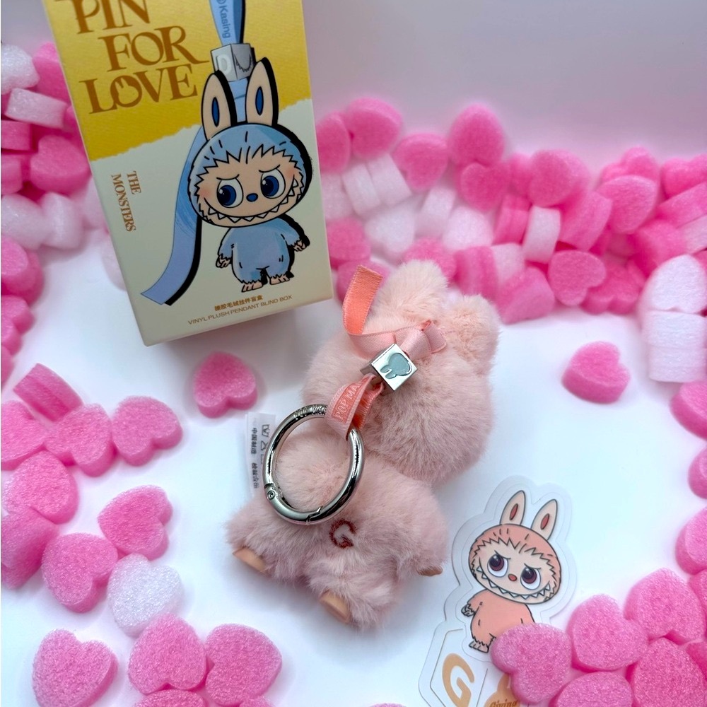 THE MONSTERS Pin for Love Letter G Pink Plush Vinyl Keychain Blind Box - Picture 3 of 4